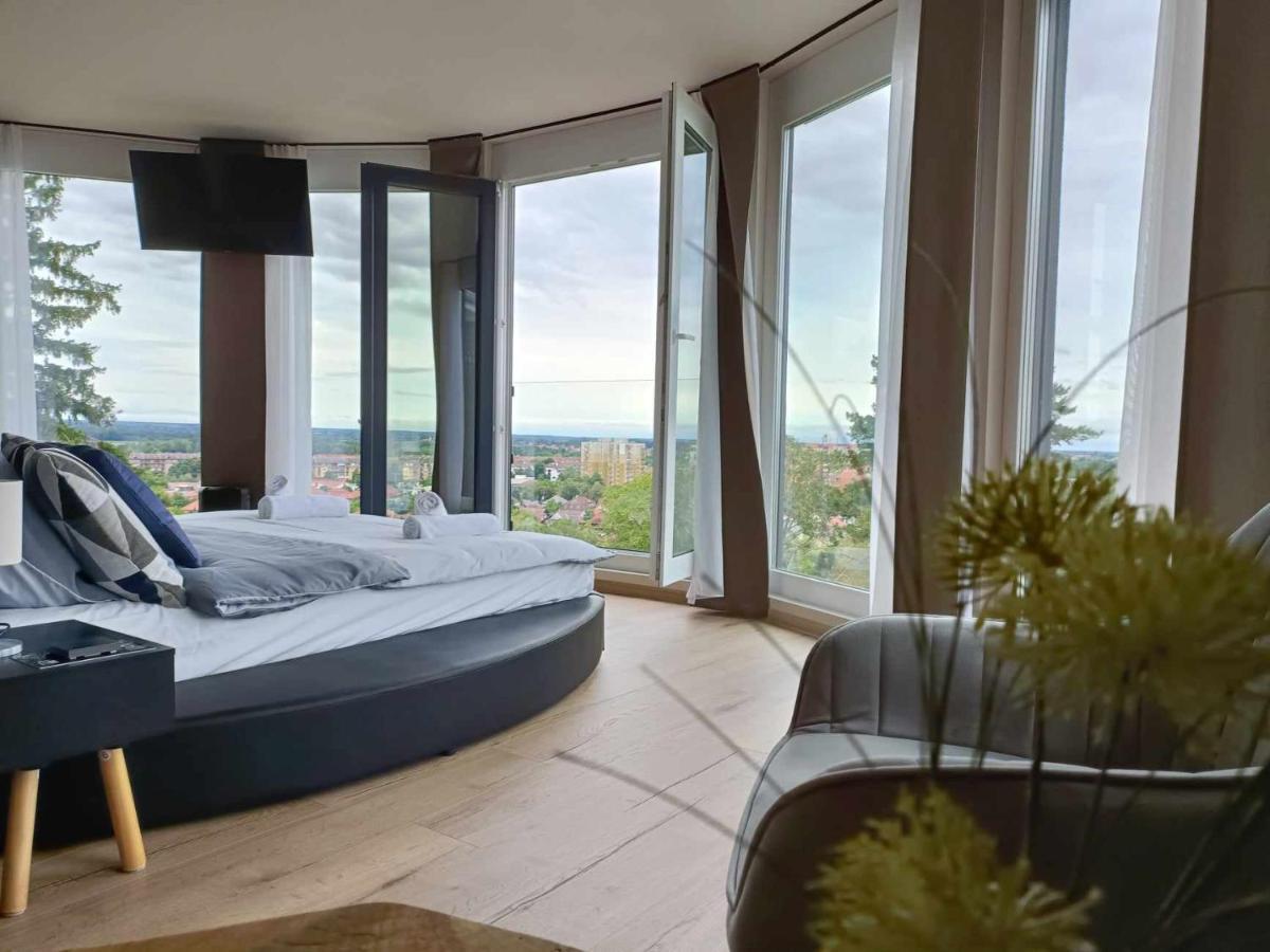 West Panorama Penthouse - Apartment With A Fantastic View Of The City Szombathely Exterior foto