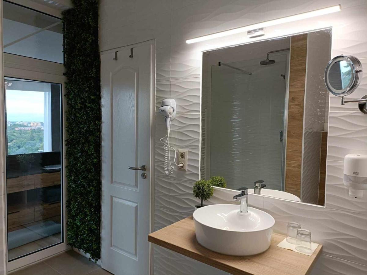 West Panorama Penthouse - Apartment With A Fantastic View Of The City Szombathely Exterior foto