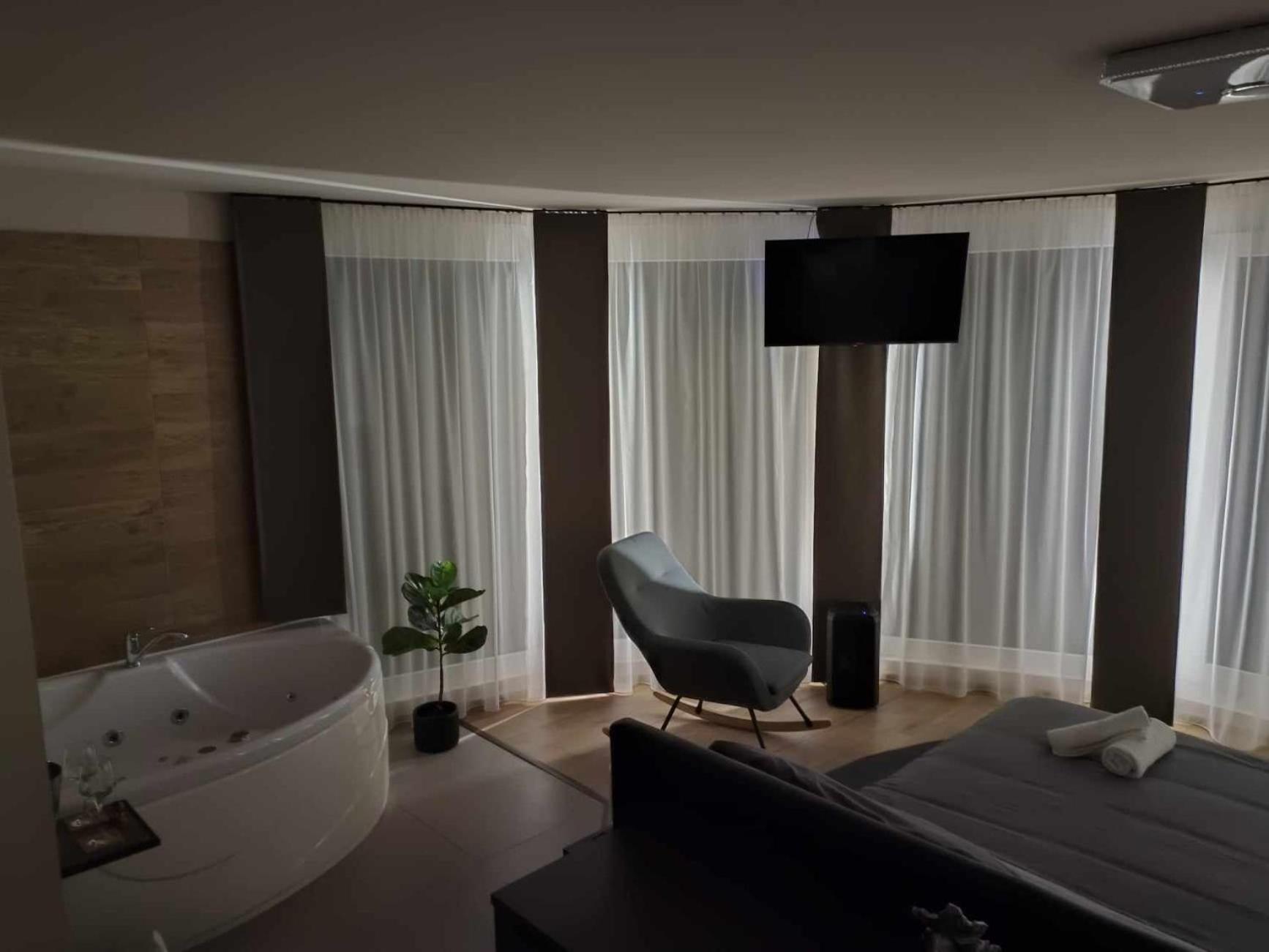 West Panorama Penthouse - Apartment With A Fantastic View Of The City Szombathely Exterior foto